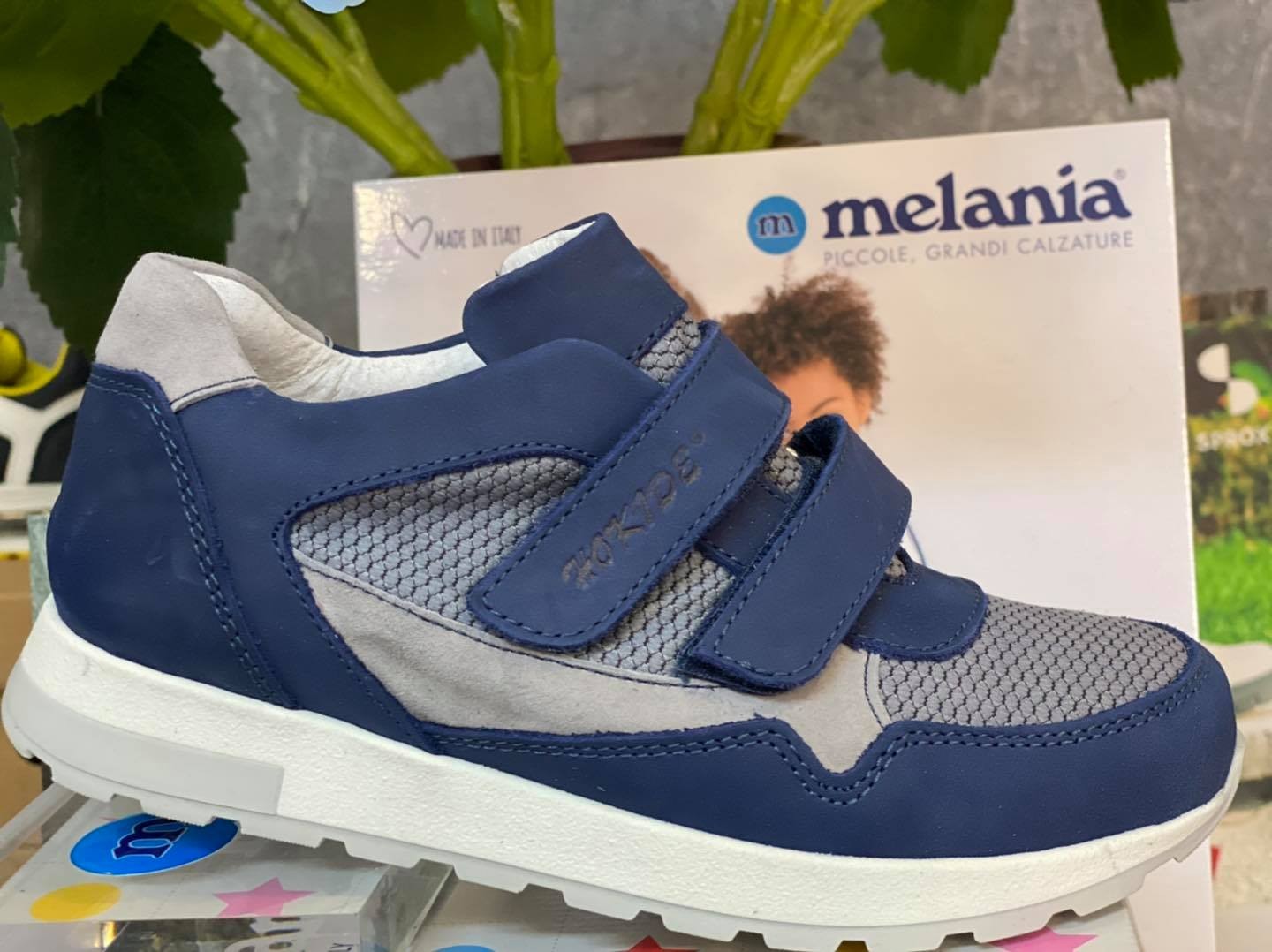 Pantofi sport bleumarin piele naturala nabuc